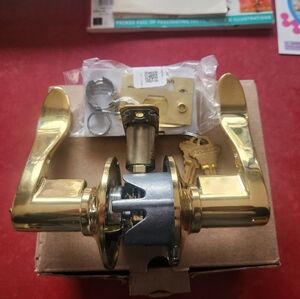 Schlage door handle with lock brand new in box, keys and hardware